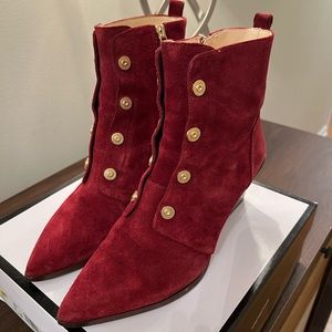 Nine West booties! Like New. 9.5.